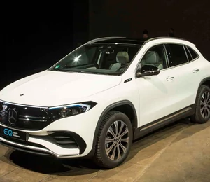 Mercedes annonce l'arrivée de deux nouvelles versions de l'EQA en transmission intégrale